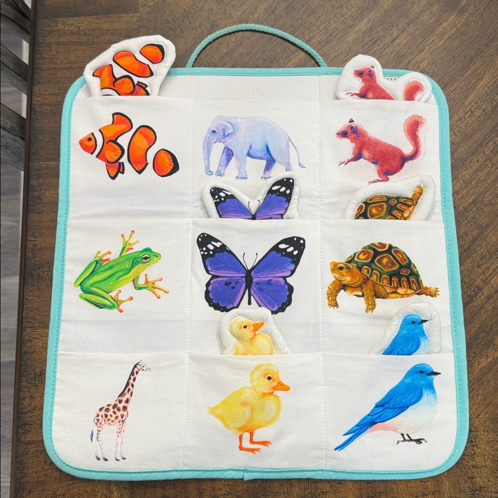 Lovevery Quilted Critter Animal Hanging Pockets Plush Toy Set Montessori Sensory